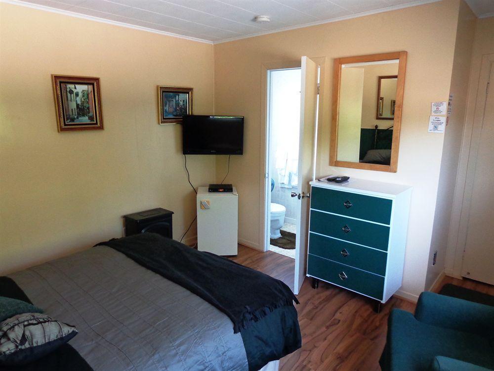 Motel Des Deux Lacs Waterloo Eksteriør billede
