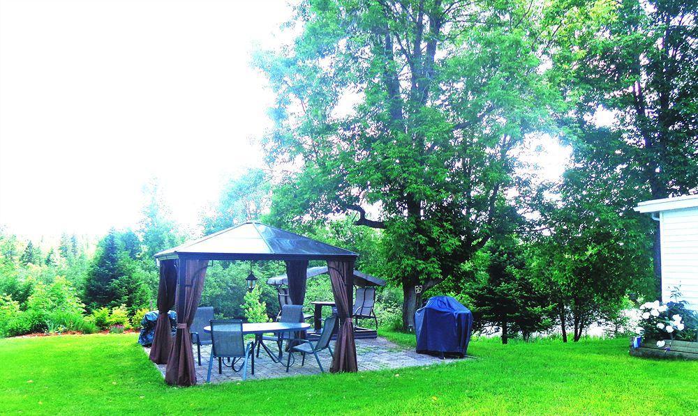 Motel Des Deux Lacs Waterloo Eksteriør billede