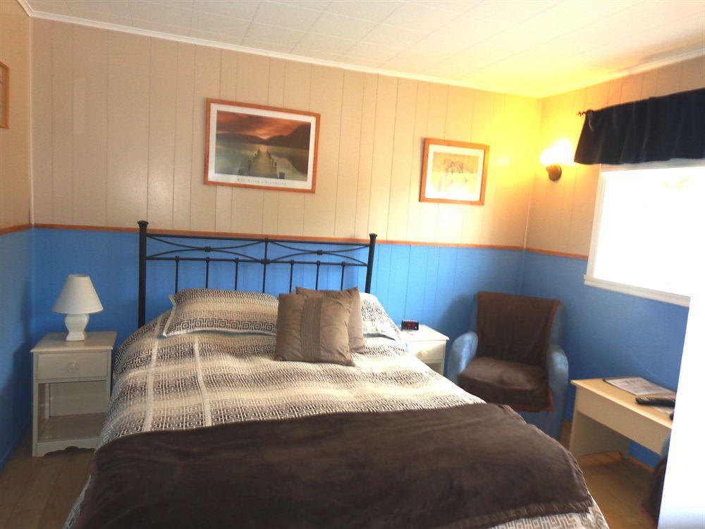 Motel Des Deux Lacs Waterloo Eksteriør billede
