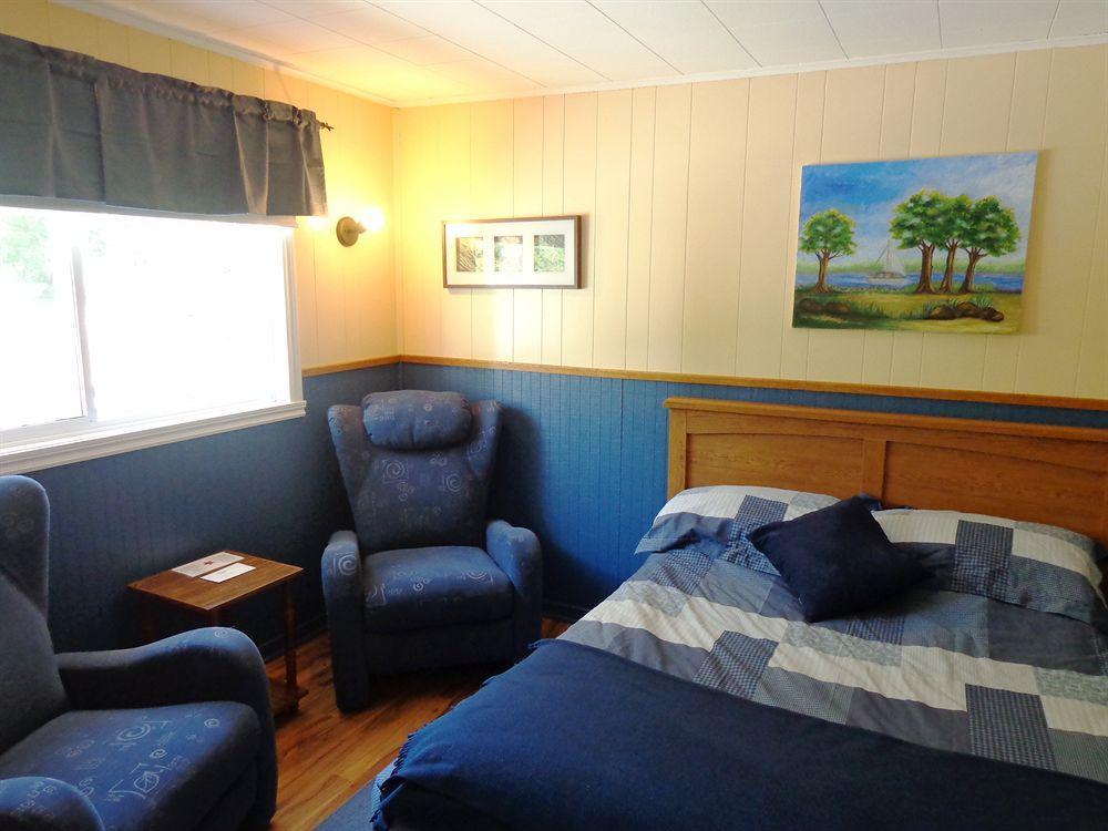 Motel Des Deux Lacs Waterloo Eksteriør billede