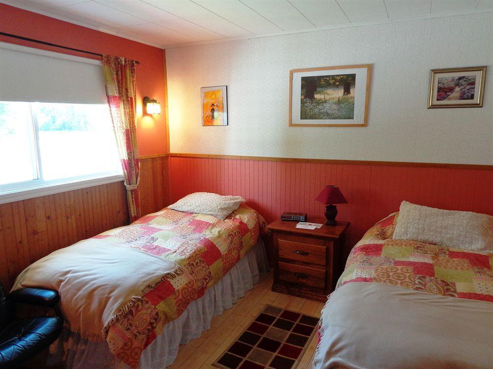 Motel Des Deux Lacs Waterloo Eksteriør billede