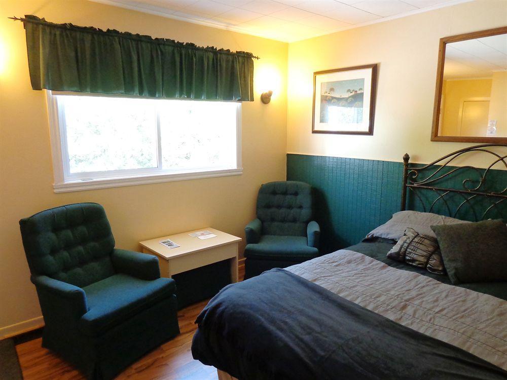 Motel Des Deux Lacs Waterloo Eksteriør billede