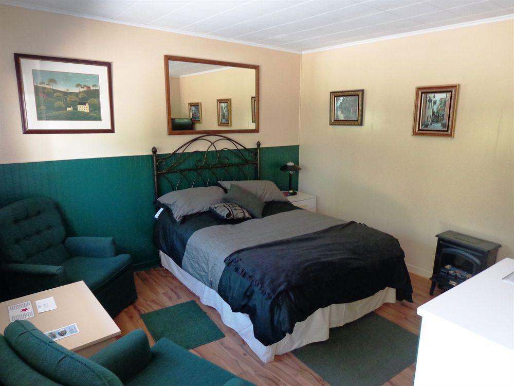 Motel Des Deux Lacs Waterloo Eksteriør billede