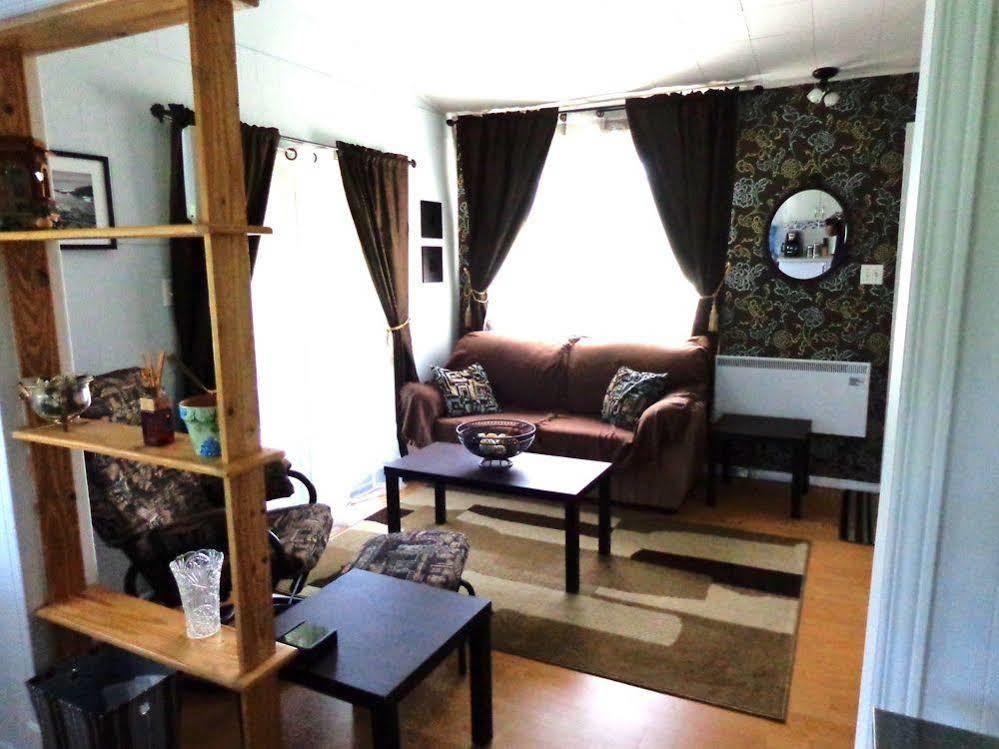 Motel Des Deux Lacs Waterloo Eksteriør billede