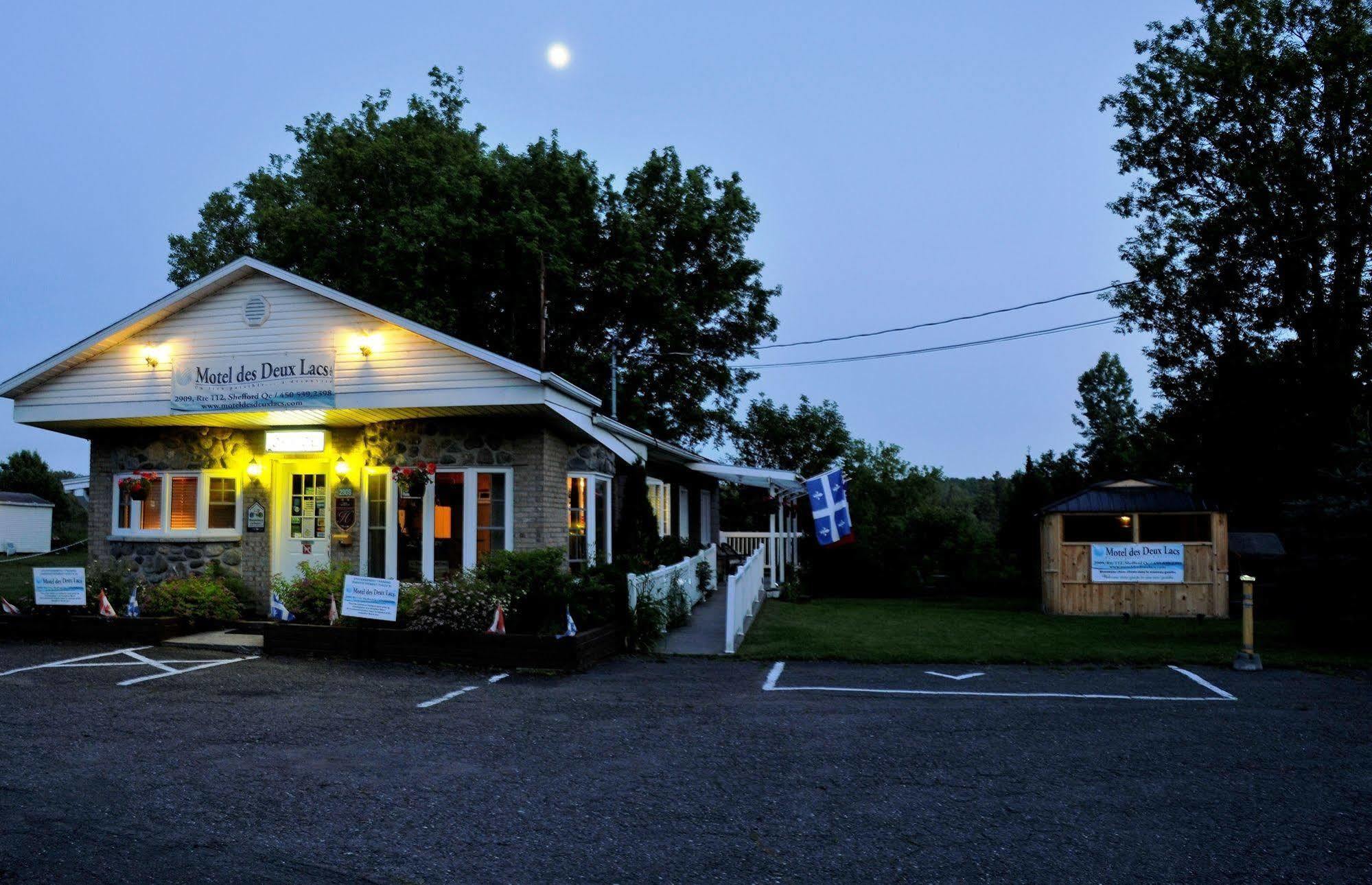 Motel Des Deux Lacs Waterloo Eksteriør billede