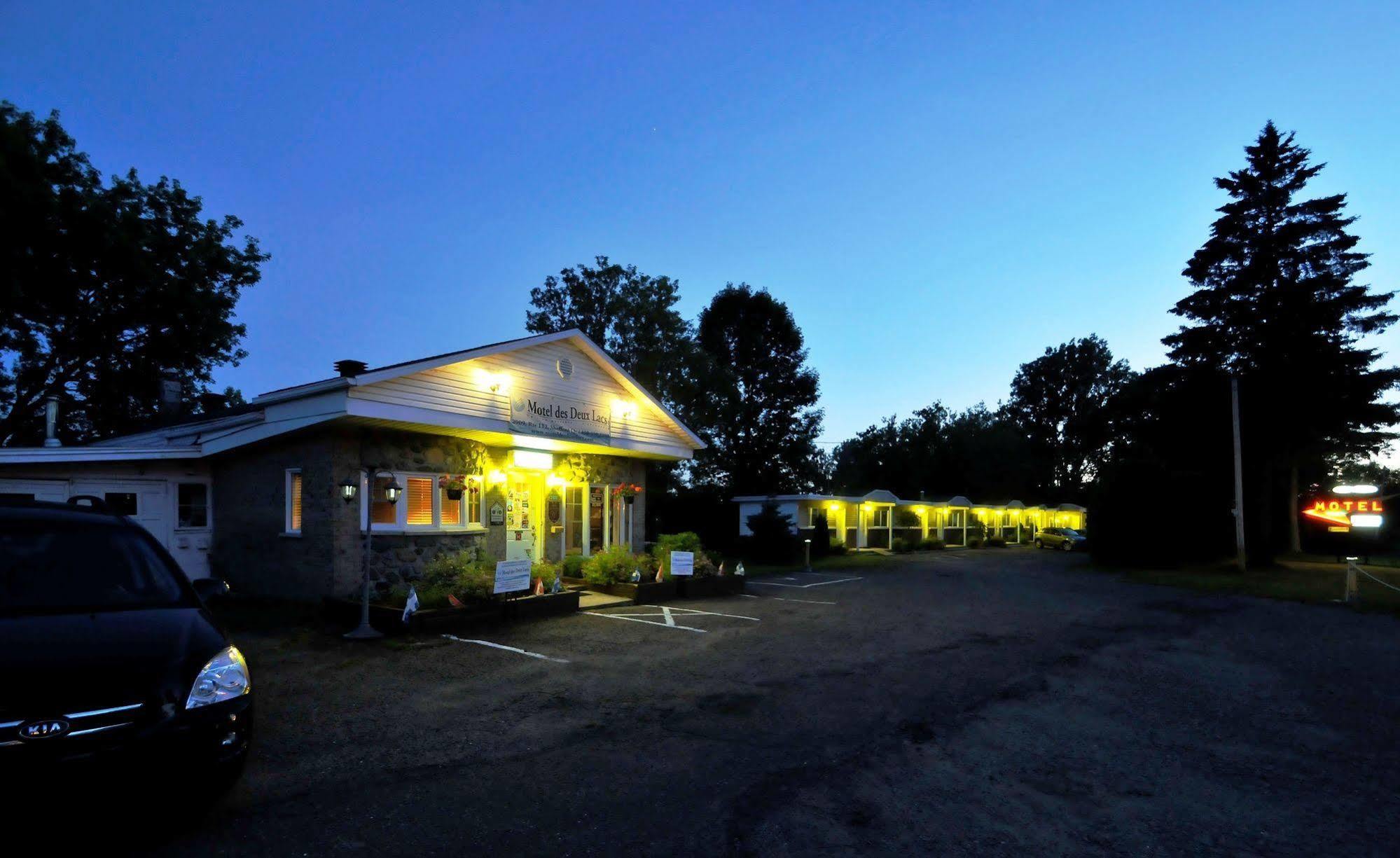 Motel Des Deux Lacs Waterloo Eksteriør billede