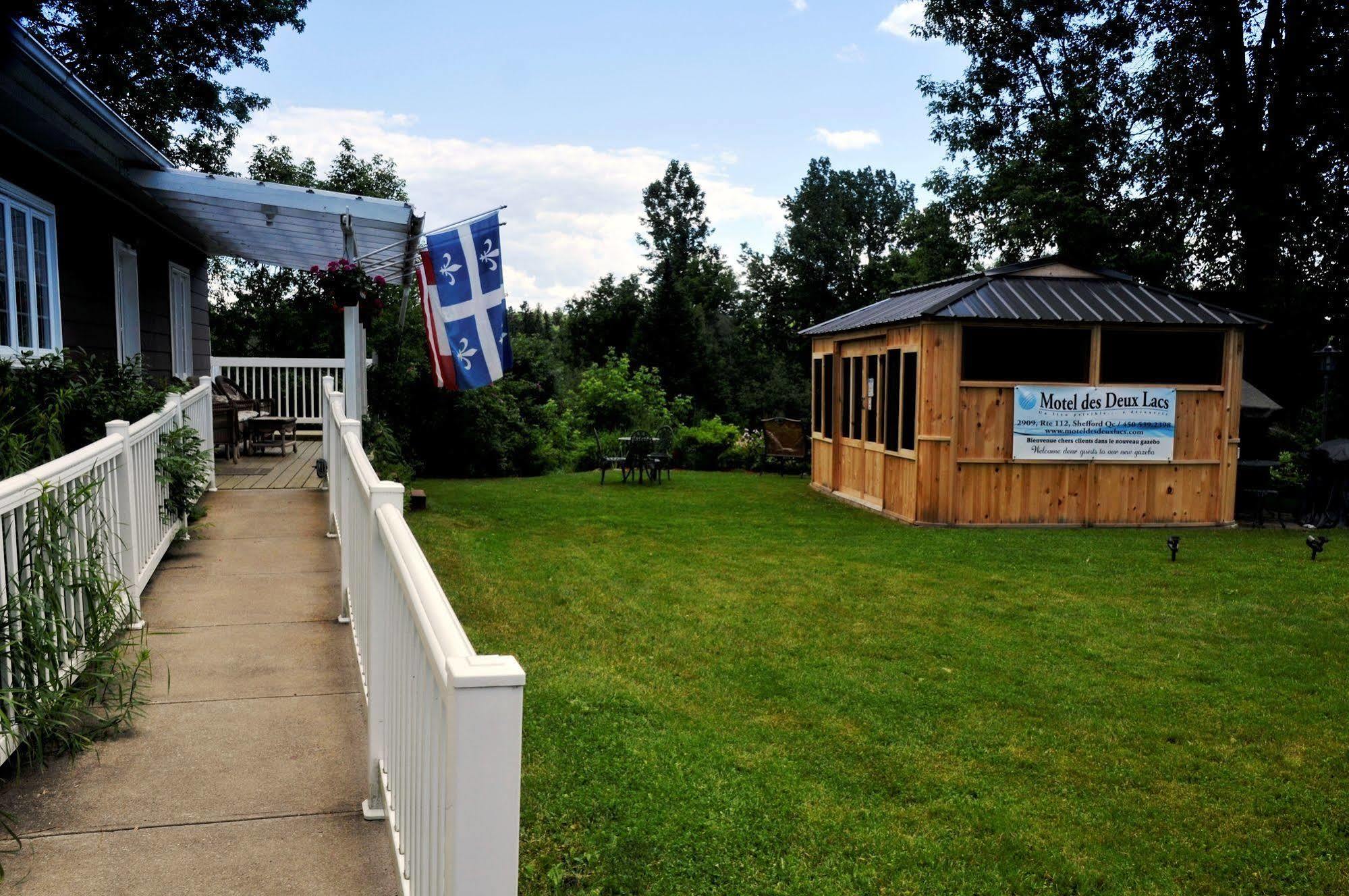 Motel Des Deux Lacs Waterloo Eksteriør billede