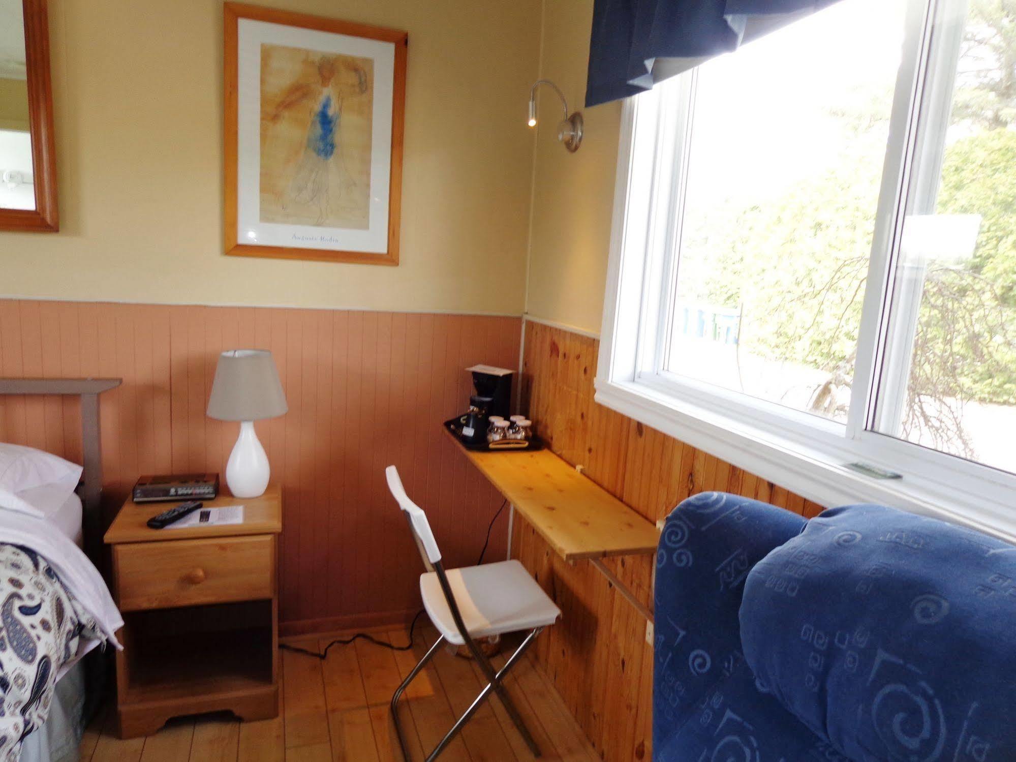 Motel Des Deux Lacs Waterloo Eksteriør billede