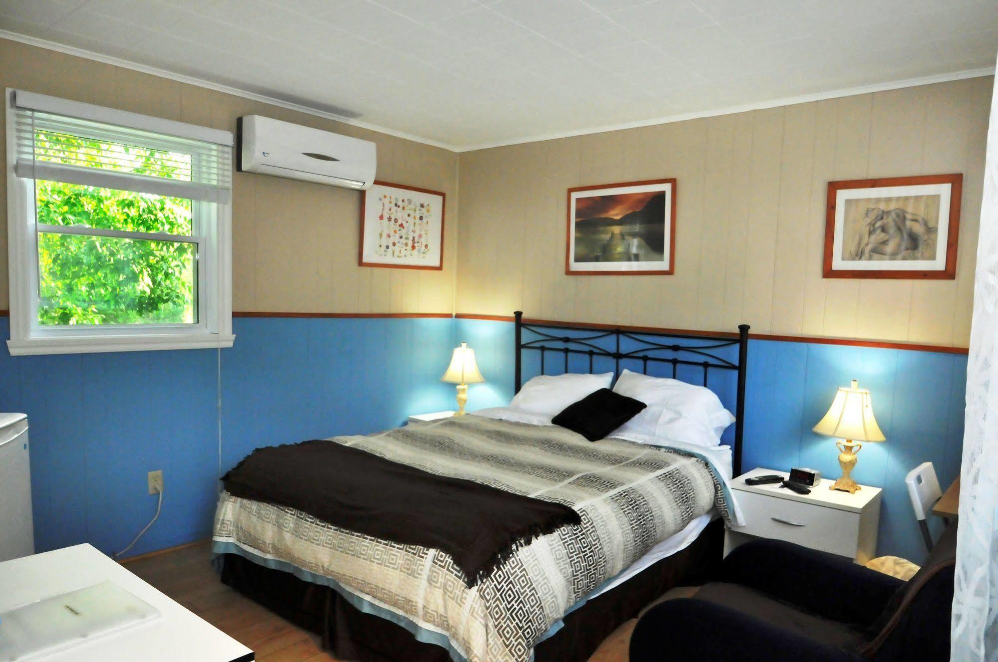 Motel Des Deux Lacs Waterloo Eksteriør billede