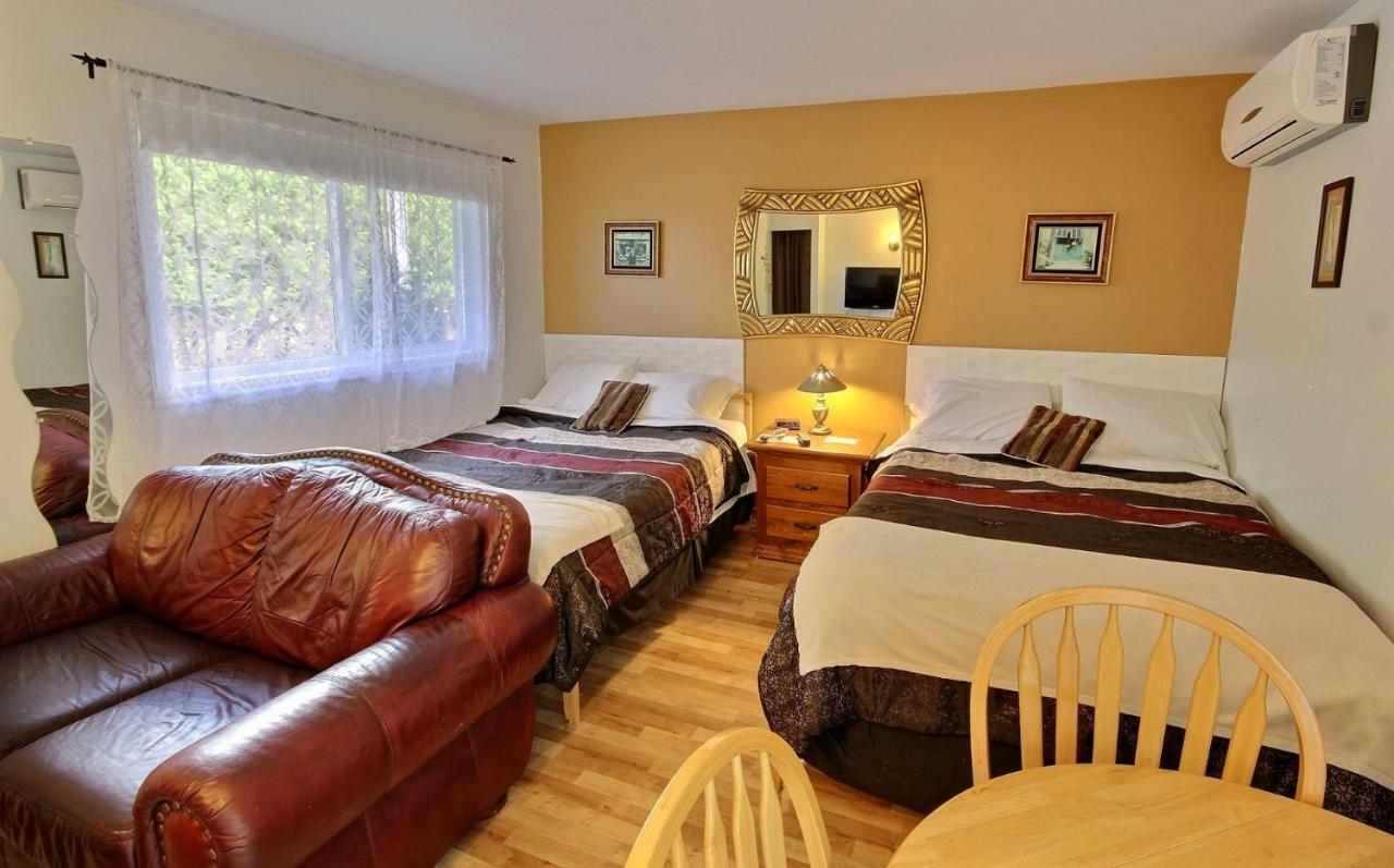 Motel Des Deux Lacs Waterloo Eksteriør billede
