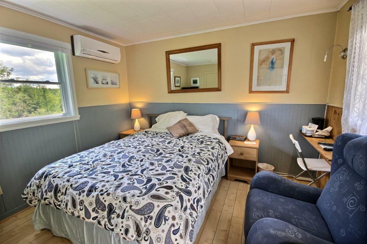 Motel Des Deux Lacs Waterloo Eksteriør billede