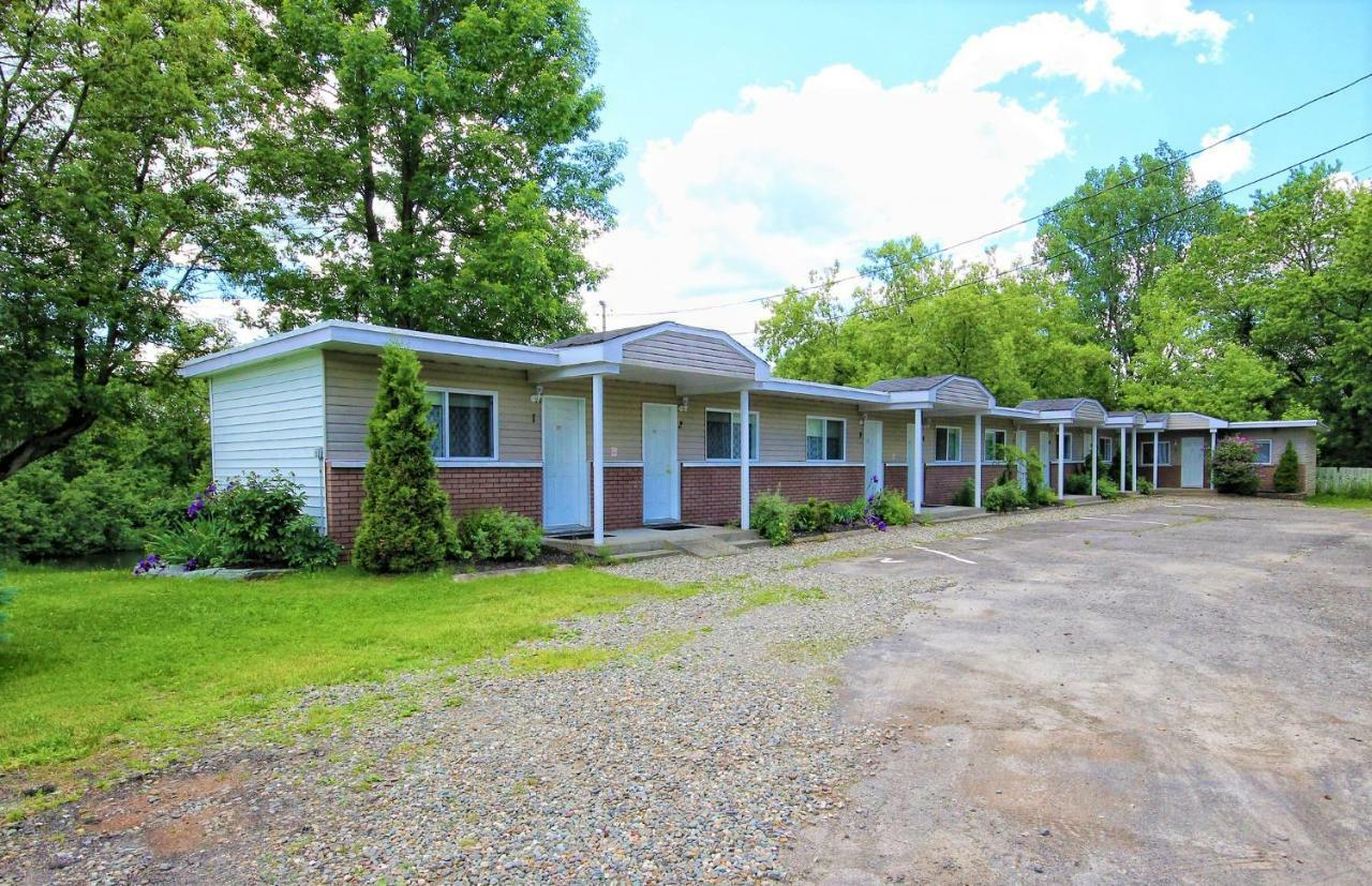 Motel Des Deux Lacs Waterloo Eksteriør billede